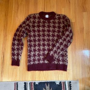 Houndstooth large print sweater